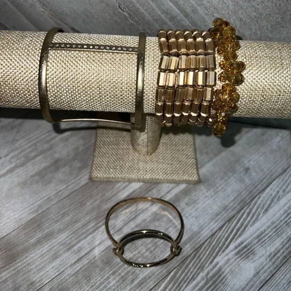 4 gold bracelets - Picture 1 of 5